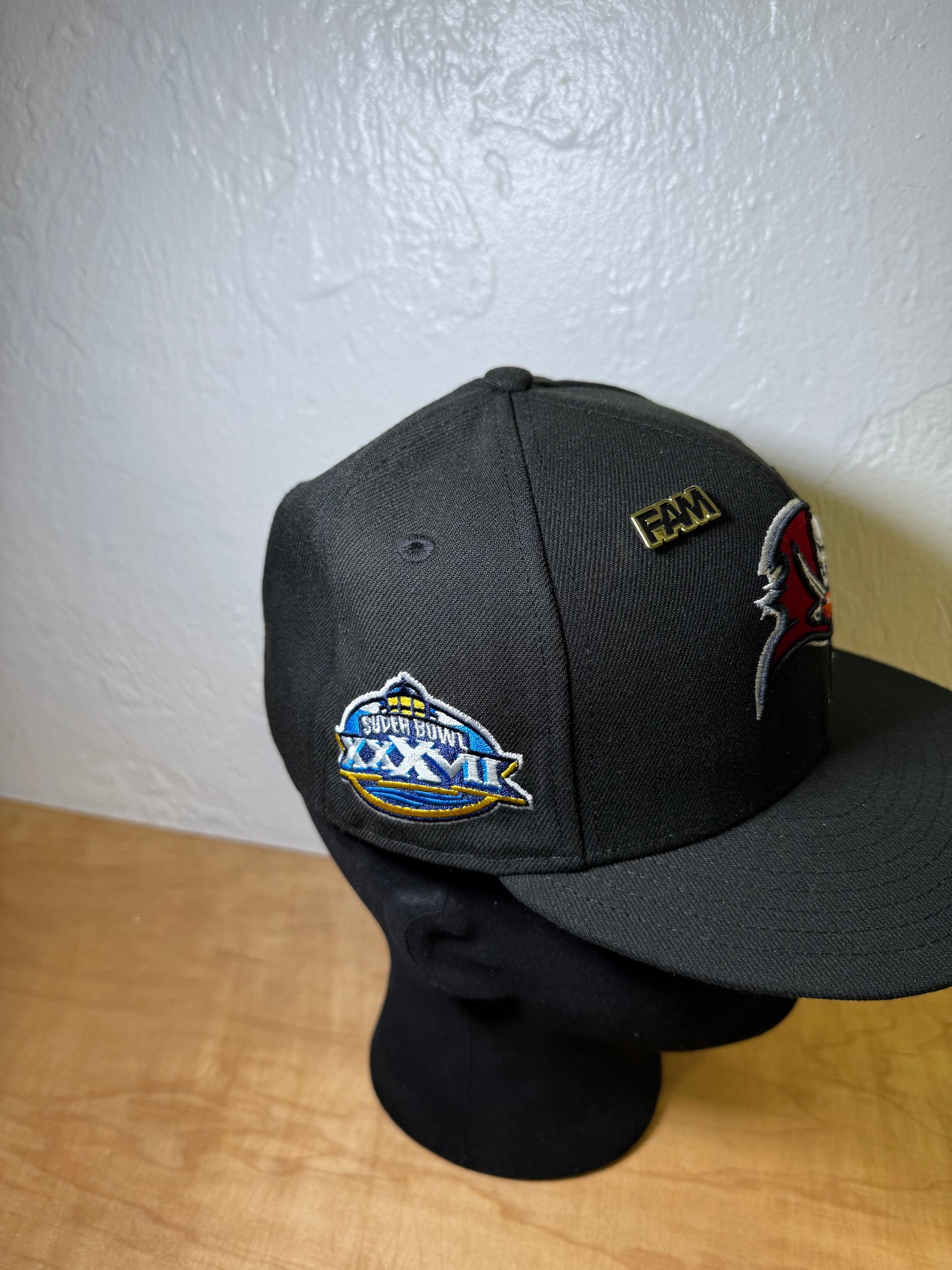 New Era Tampa Bay Buccaneers Super Bowl XXXVII Size 7
