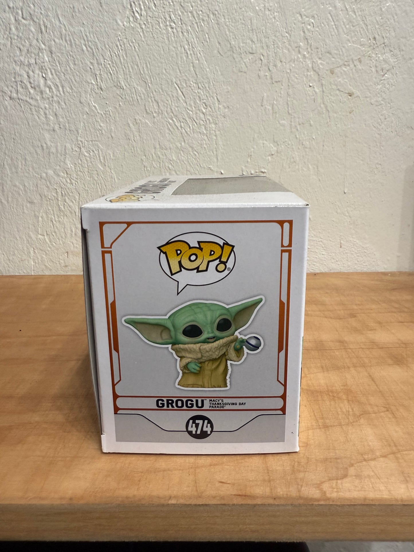 Funko Pop! Vinyl: Star Wars - Grogu Macy's Thanksgiving Day Parade - 474