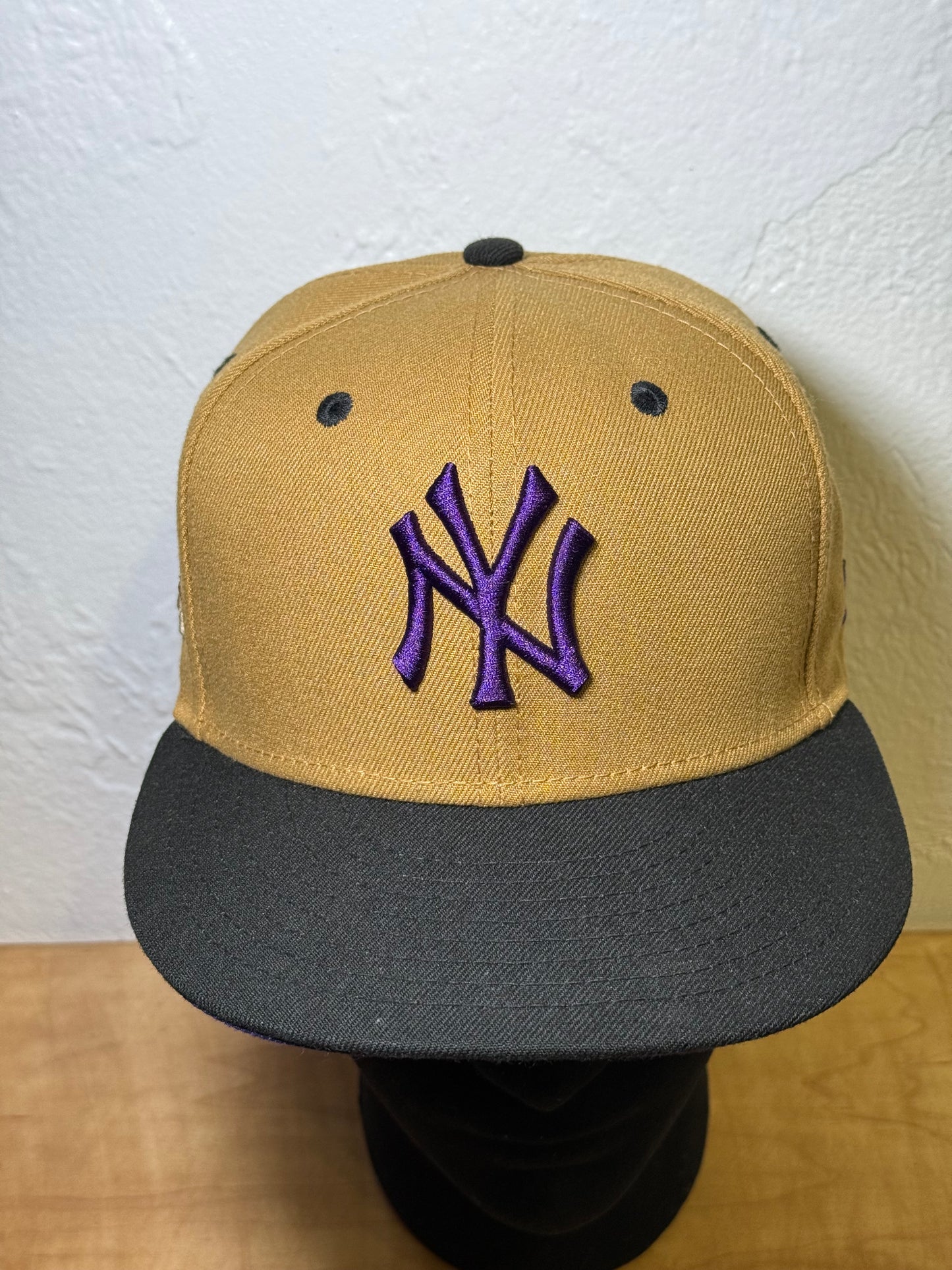 New Era NY Yankee “Peanut Butter Jelly” Size 7 1/8
